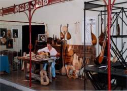 l'exposition lutherie lors du festival 95